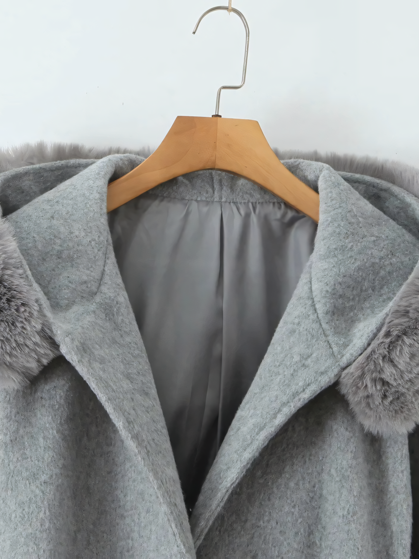 Luneva™ Lupivane Kapuzenmantel