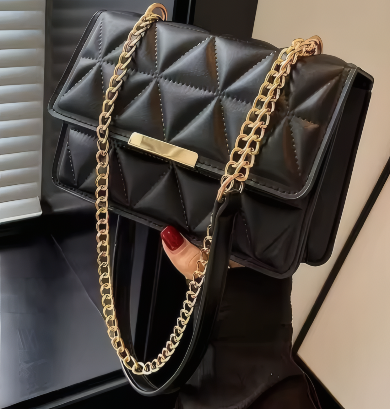 Luneva™ Dorivelle Elegance