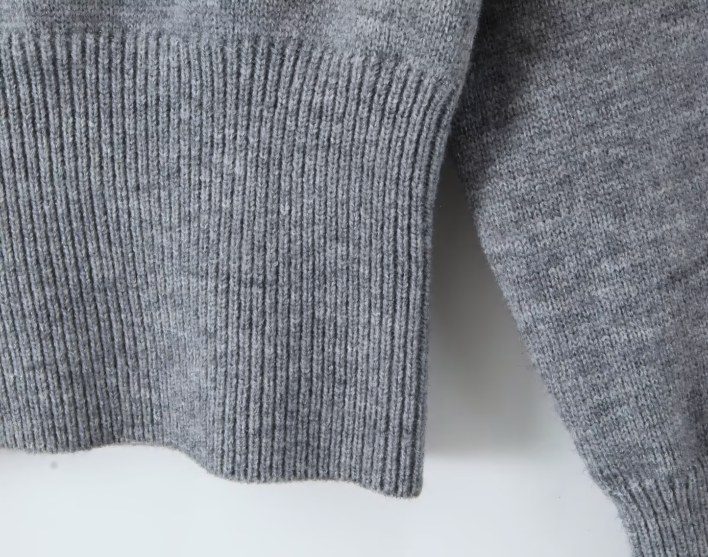 Luneva™ – Épaule Élégante Knit Top