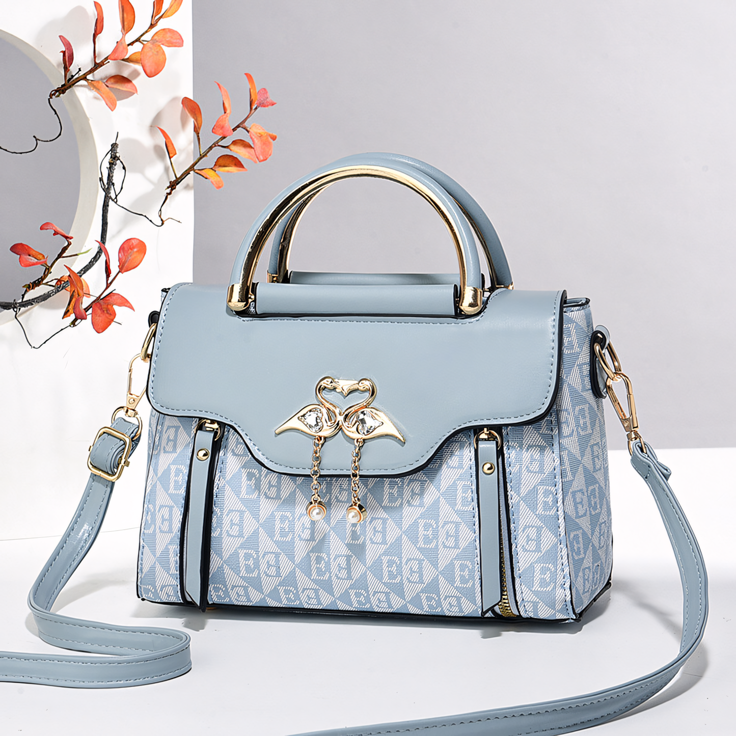 Luxurious ladies' bag “Swan Dream”