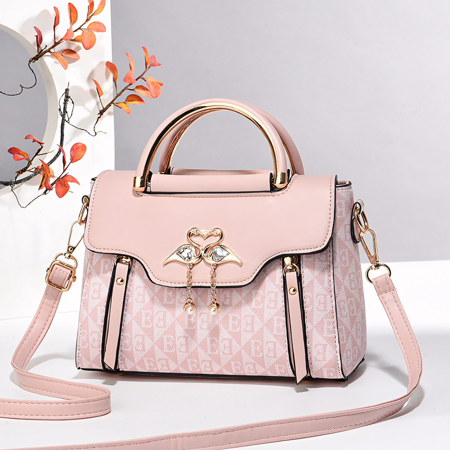 Luxurious ladies' bag “Swan Dream”