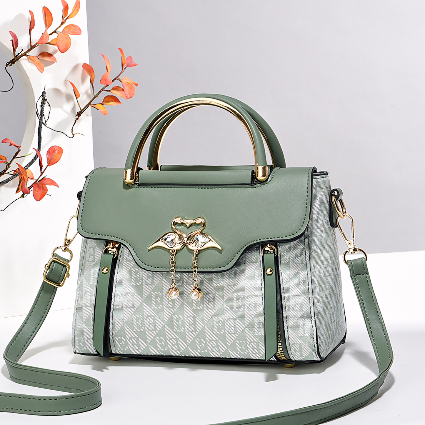 Luxurious ladies' bag “Swan Dream”